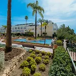 Newly Refurbished 2 Bdrm Amazing Complex W Pools