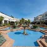 Newly Refurbished 2 Bdrm Amazing Complex W Pools