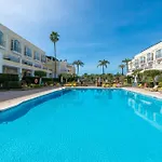 Newly Refurbished 2 Bdrm Amazing Complex W Pools