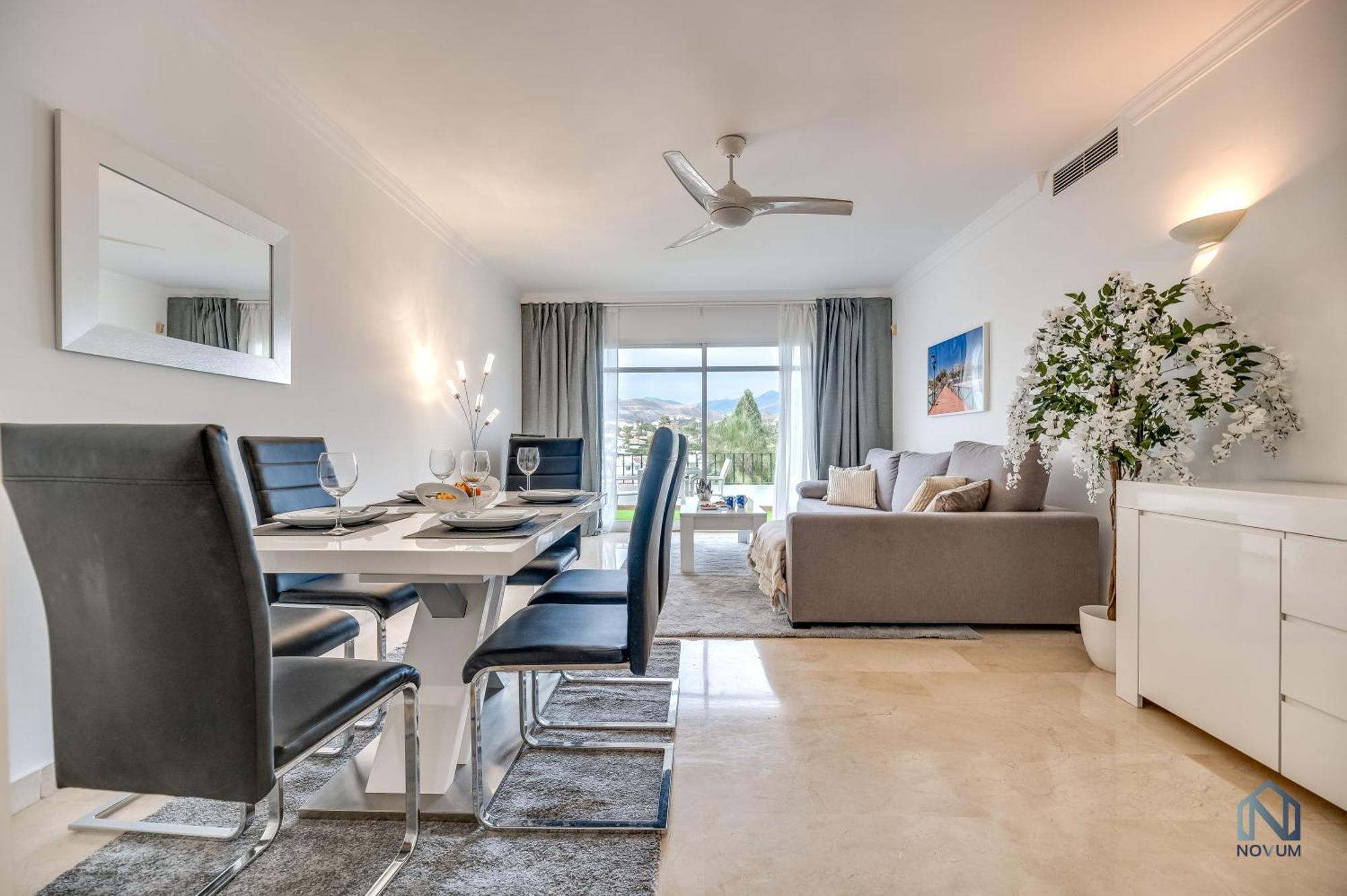 Newly Refurbished 2 Bdrm Amazing Complex W Pools Apartment *