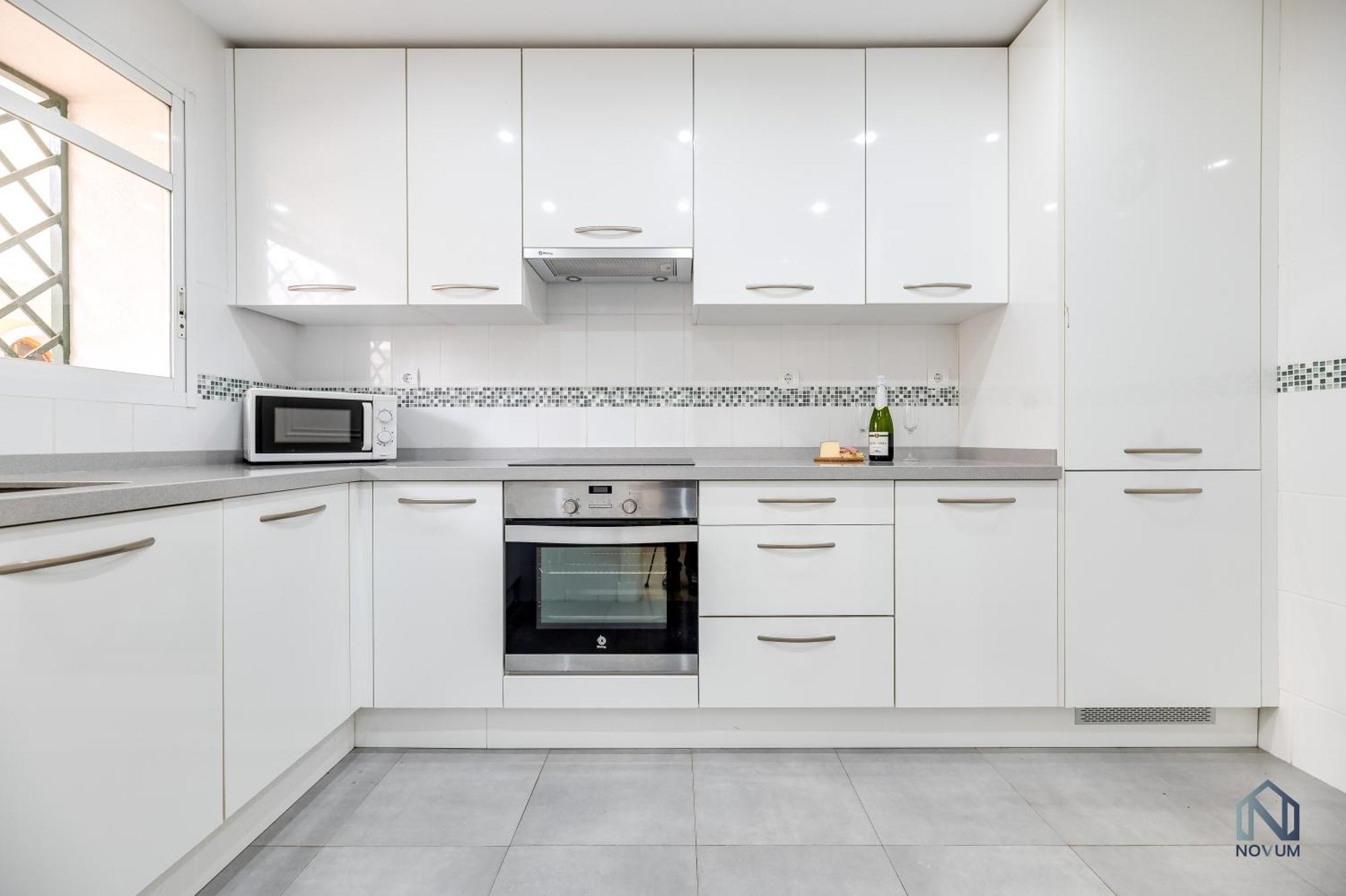 Newly Refurbished 2 Bdrm Amazing Complex W Pools * Marbella