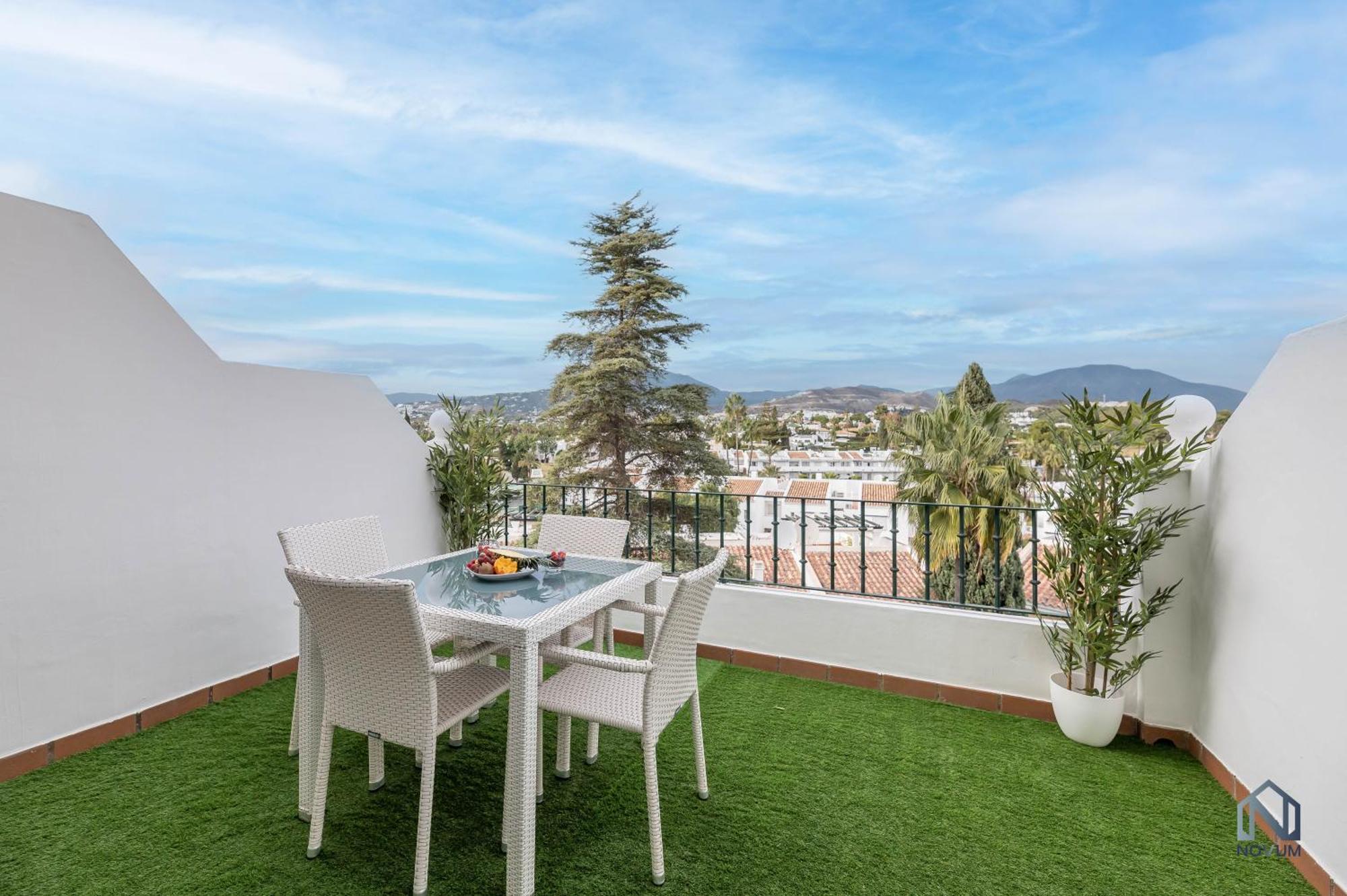 Apartment Newly Refurbished 2 Bdrm Amazing Complex W Pools Marbella