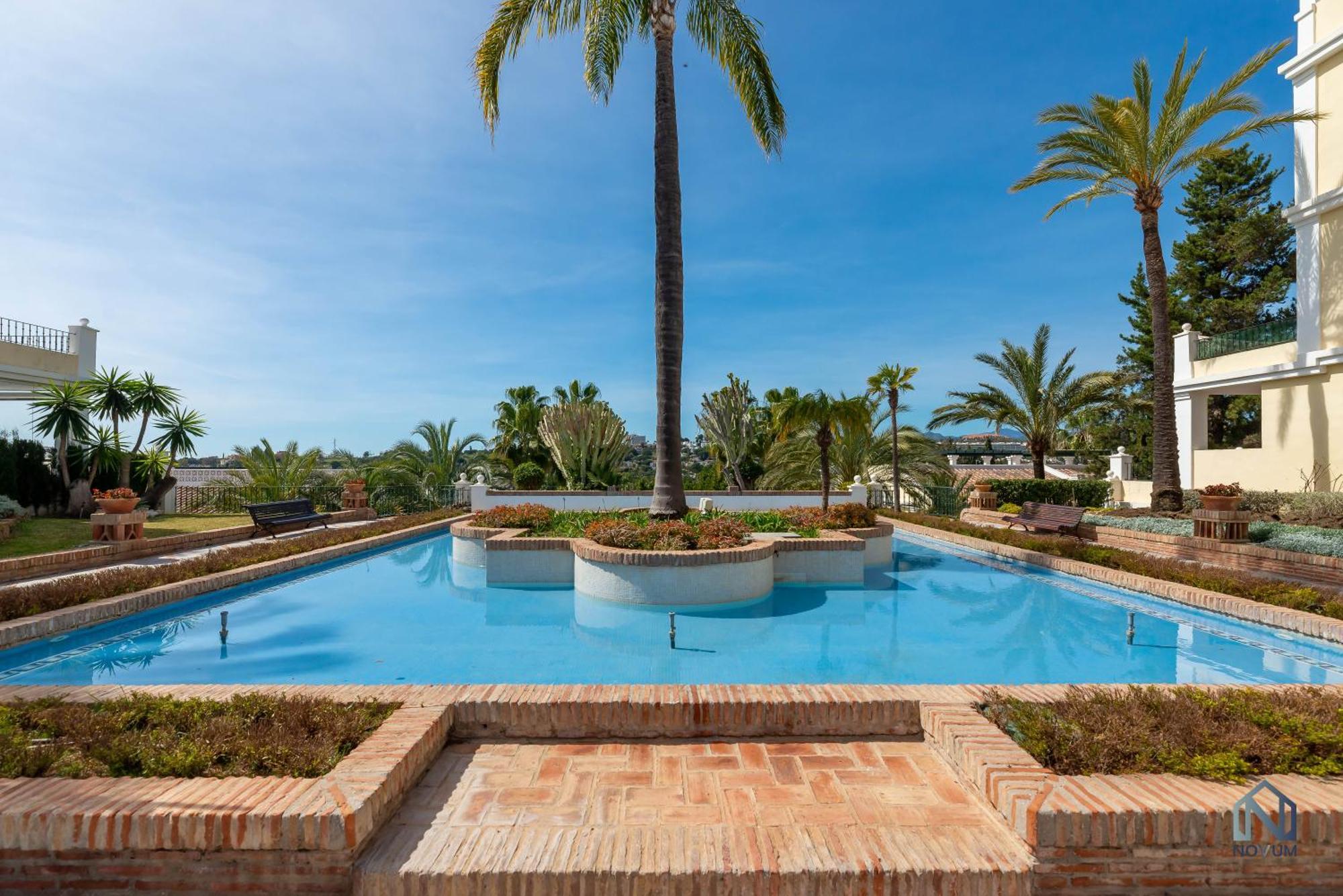 Newly Refurbished 2 Bdrm Amazing Complex W Pools * Marbella