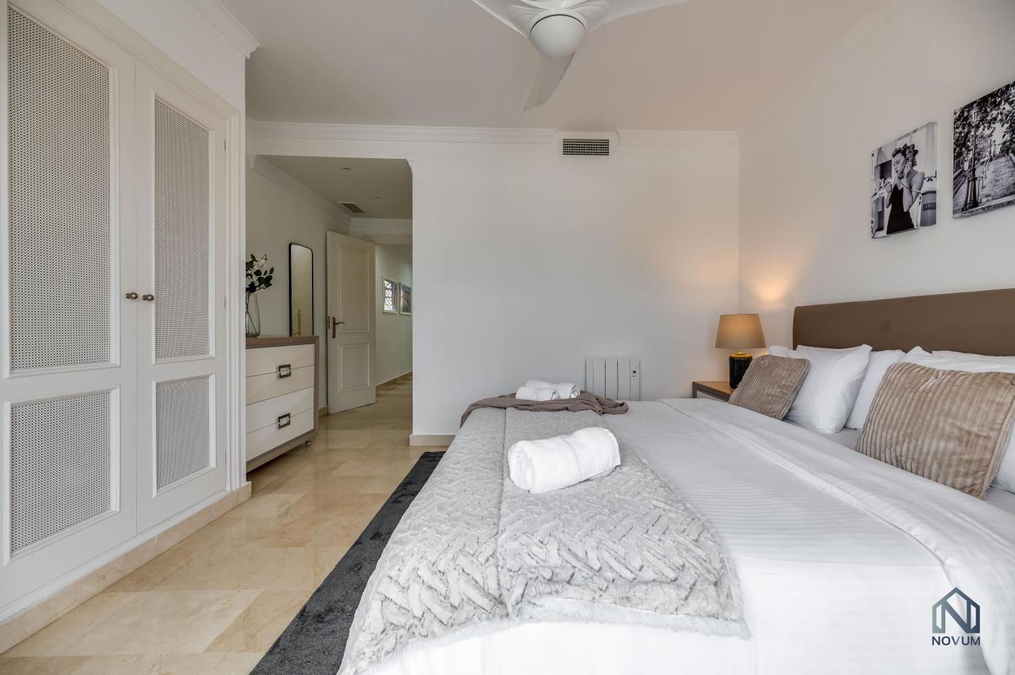 Apartment Newly Refurbished 2 Bdrm Amazing Complex W Pools Marbella
