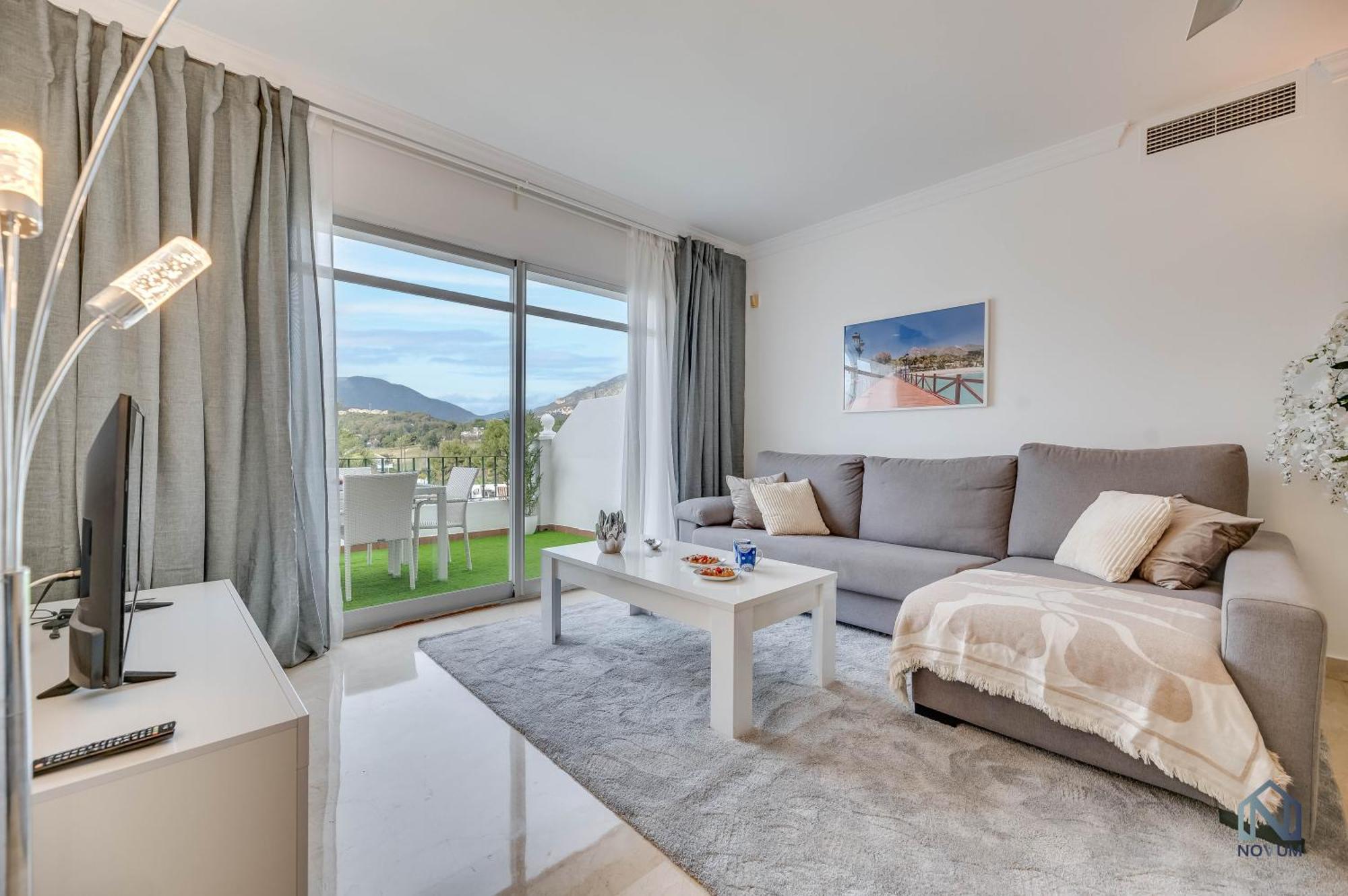 Apartment Newly Refurbished 2 Bdrm Amazing Complex W Pools Marbella